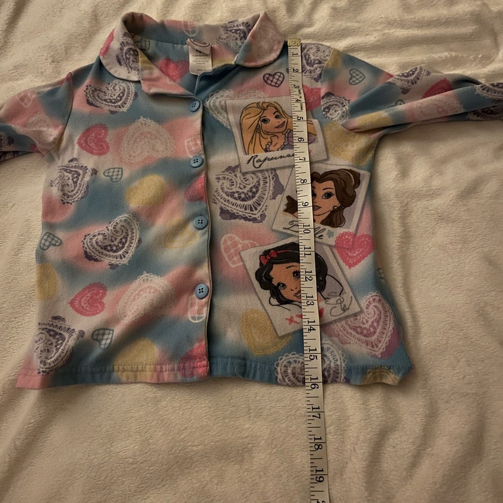 Disney Princess toddler pajama top. Rapunzel, Belle and Snow White. Very soft - Picture 5 of 8